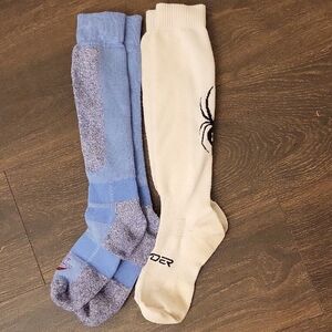 2 Pair Womens Ski Socks - SPYDER and HOT CHILLIS